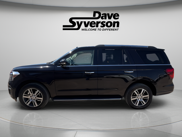 2022 Ford Expedition — side profile view