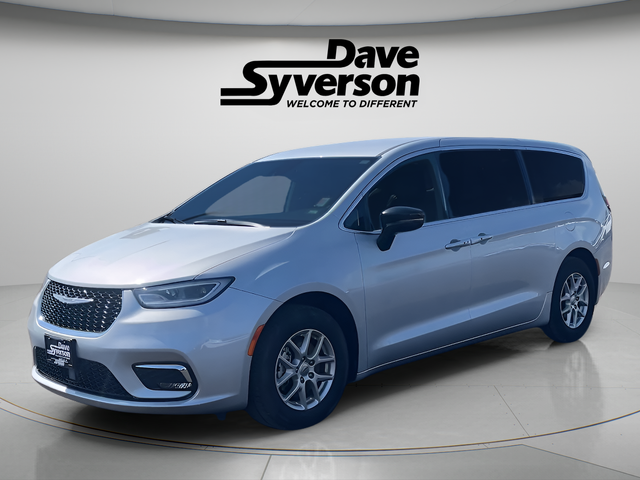 2024 Chrysler Pacifica Touring L in Silver Mist Clearcoat — front three-quarter view