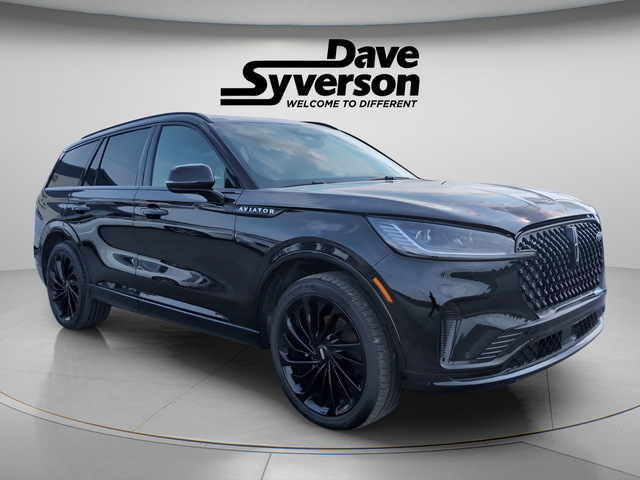 2026 Lincoln Aviator — rear three-quarter view